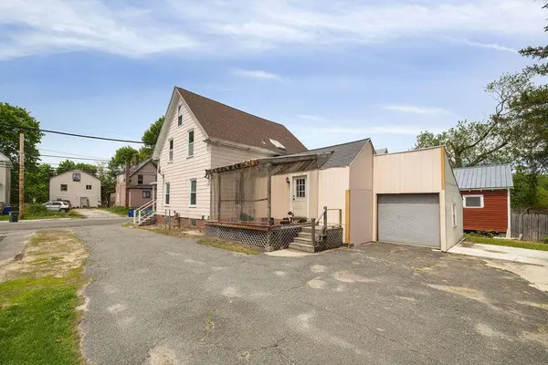 68 Seavey ST, Westbrook, ME 04092