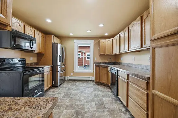 68 Seavey ST, Westbrook, ME 04092