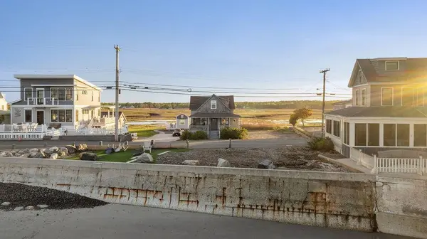 233 Webhannet DR, Wells, ME 04090