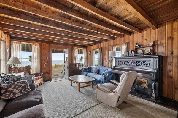 233 Webhannet DR, Wells, ME 04090