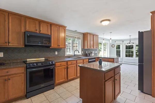 240 Old Nottingham RD, Epping, NH 03042