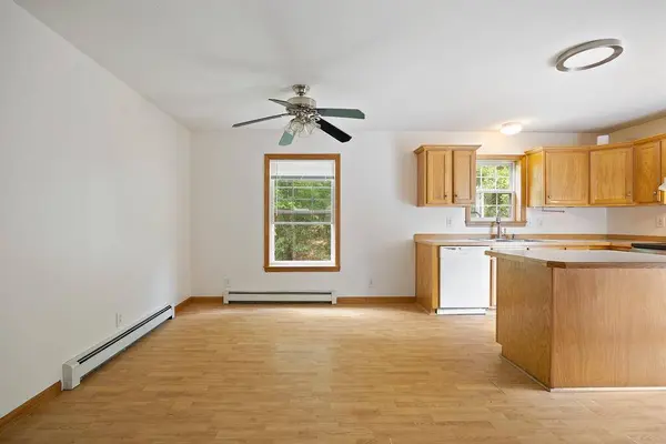 39 Jades WAY, Bowdoinham, ME 04008