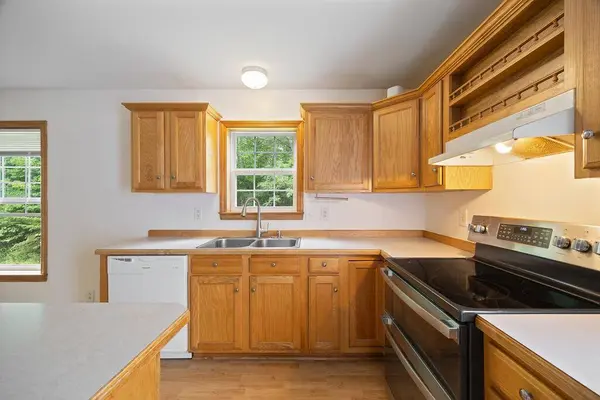 39 Jades WAY, Bowdoinham, ME 04008