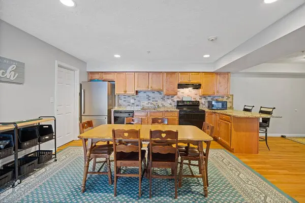 170 E Grand AVE #4, Old Orchard Beach, ME 04064