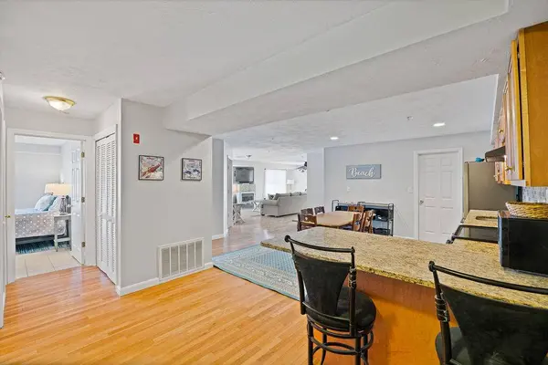 170 E Grand AVE #4, Old Orchard Beach, ME 04064