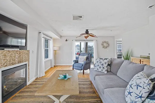 170 E Grand AVE #4, Old Orchard Beach, ME 04064