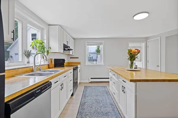 22 Raymond ST, Biddeford, ME 04005