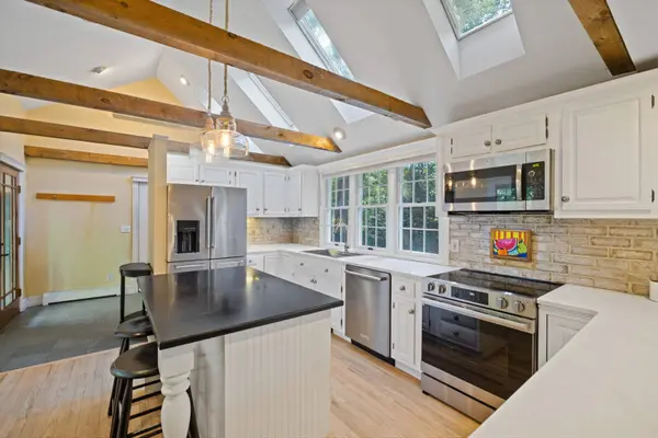 60 Sunrise TER, York, ME 03909