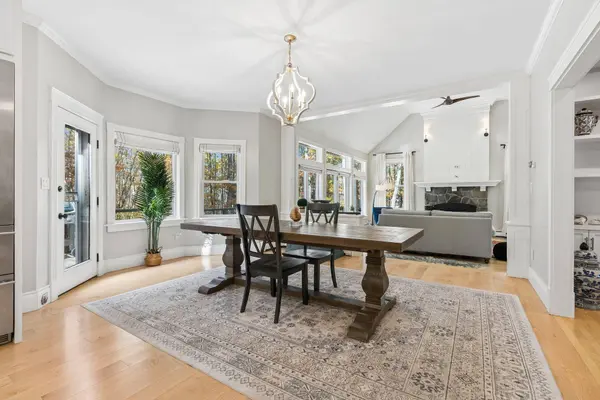 18 Ledgewater DR, Kennebunk, ME 04043