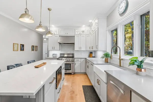 18 Ledgewater DR, Kennebunk, ME 04043