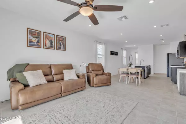 10004 S SMYTHE Drive, Apache Junction, AZ 85120