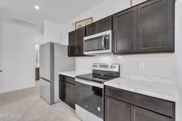 10004 S SMYTHE Drive, Apache Junction, AZ 85120