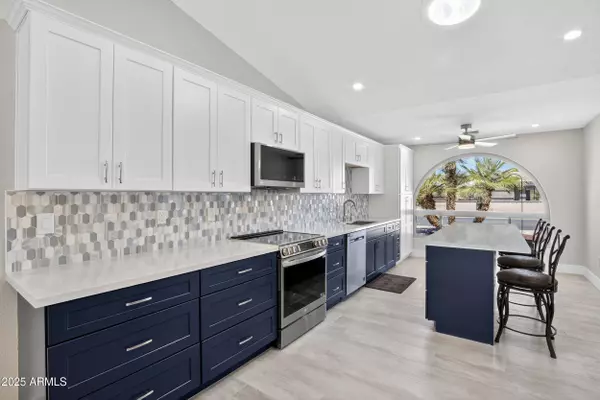 2151 LEISURE WORLD --, Mesa, AZ 85206