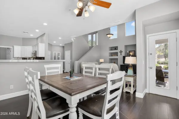 7445 E EAGLE CREST Drive #1056, Mesa, AZ 85207