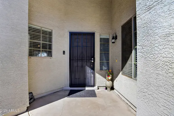 2560 W MERICREST Way, San Tan Valley, AZ 85144