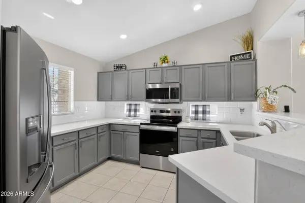 2560 W MERICREST Way, San Tan Valley, AZ 85144