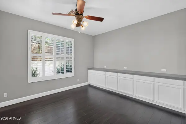 7445 E EAGLE CREST Drive #1056, Mesa, AZ 85207