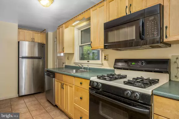 404 DRAYTON RD, Oreland, PA 19075