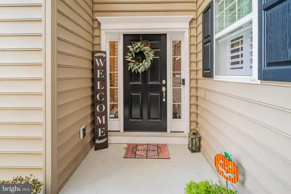 6 NEW VILLAGE GREENE DR, Honey Brook, PA 19344