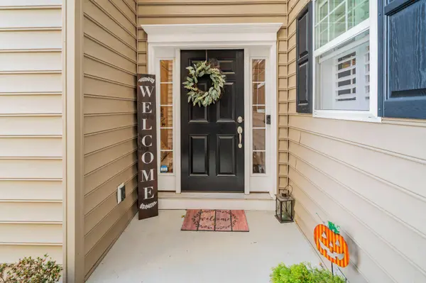 6 NEW VILLAGE GREENE DR, Honey Brook, PA 19344