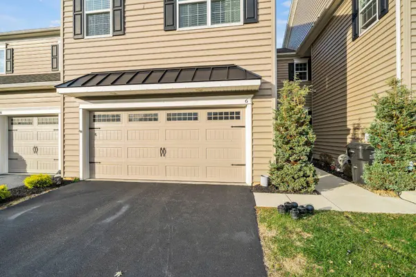 6 NEW VILLAGE GREENE DR