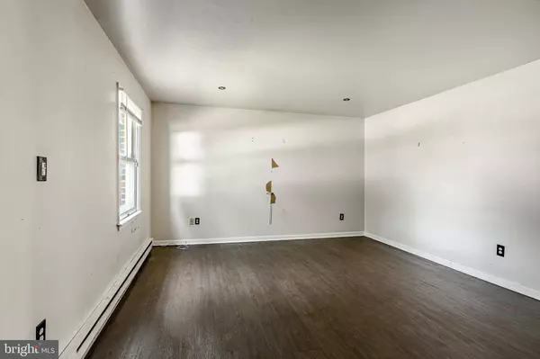 494 WASHINGTON AVE, Parkesburg, PA 19365