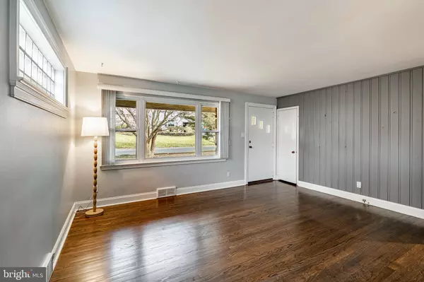 301 2ND AVE, Newtown Square, PA 19073