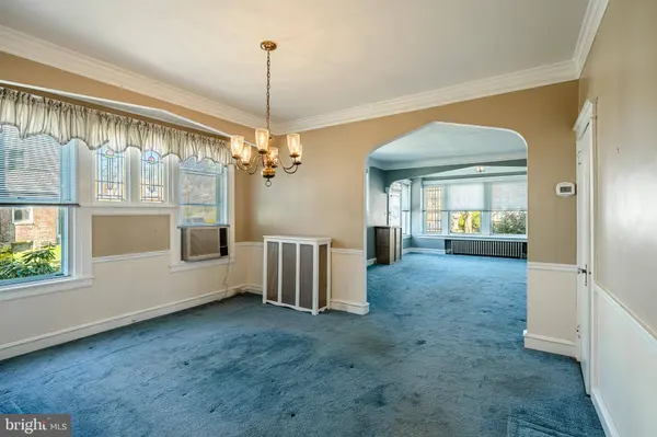 220 W ALBEMARLE AVE, Lansdowne, PA 19050