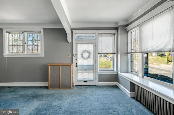 220 W ALBEMARLE AVE, Lansdowne, PA 19050