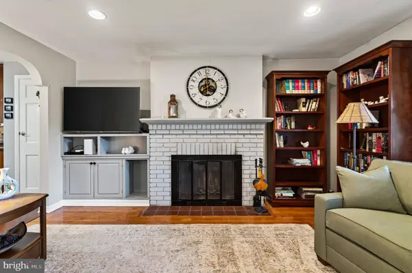 721 ROSELAWN AVE, Lansdowne, PA 19050