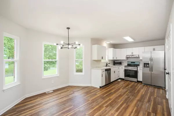 1011 Bon Meade Dr, Burns, TN 37029