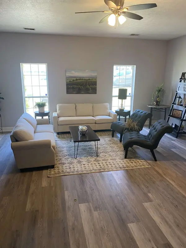 5943 Colchester Dr, Hermitage, TN 37076