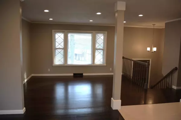 320 Paragon Mills Rd, Nashville, TN 37211