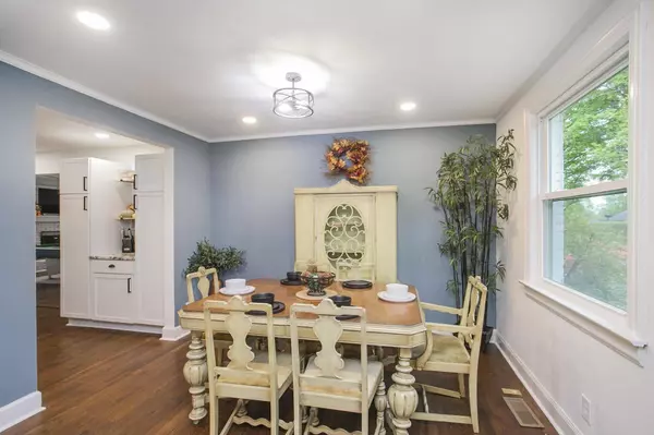 2314 Deerwood Dr, Nashville, TN 37214