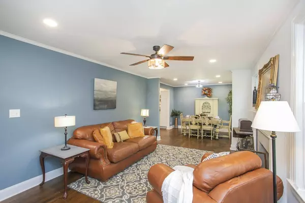 2314 Deerwood Dr, Nashville, TN 37214