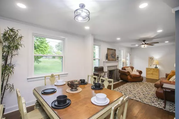 2314 Deerwood Dr, Nashville, TN 37214