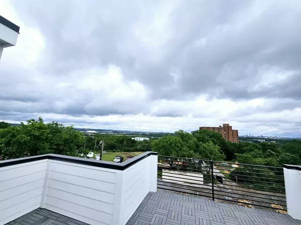 522 Cliff Cir, Nashville, TN 37218