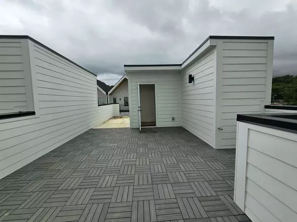 522 Cliff Cir, Nashville, TN 37218