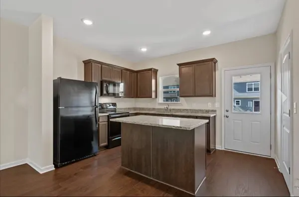 1023 Glen Marcus Dr, La Vergne, TN 37086