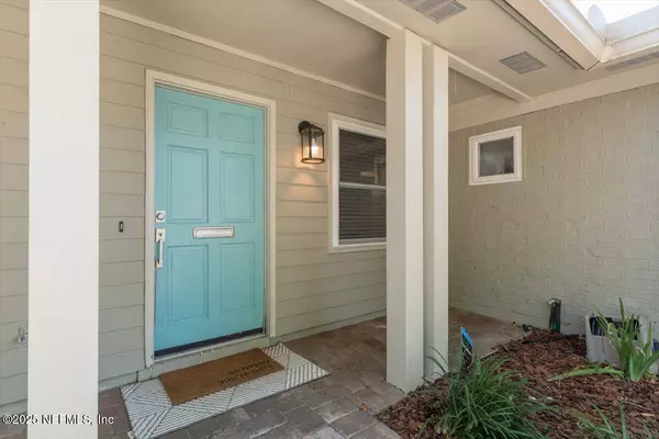 1659 SEA OATS DR, Atlantic Beach, FL 32233