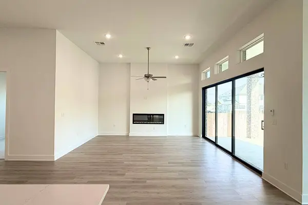 17313 Silverman DR, Pflugerville, TX 78660