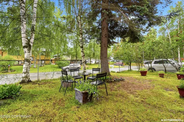 6901 Trafford DR, Anchorage, AK 99504