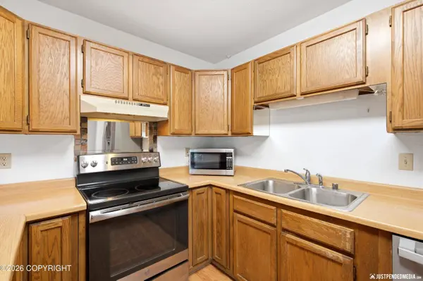 7706 Linda LN, Anchorage, AK 99518