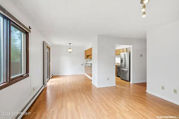 7706 Linda LN, Anchorage, AK 99518