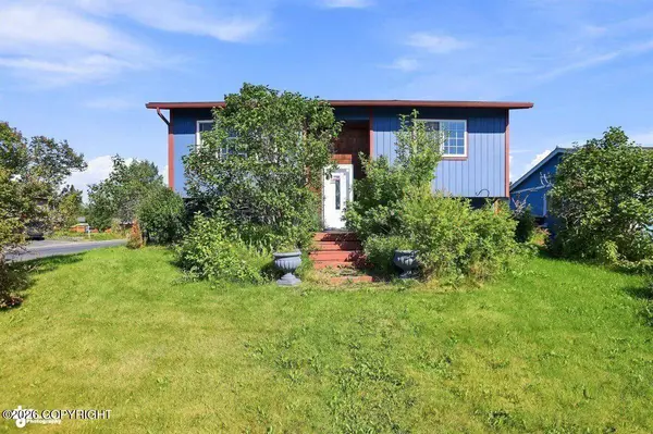 6601 Eileen CIR, Anchorage, AK 99507