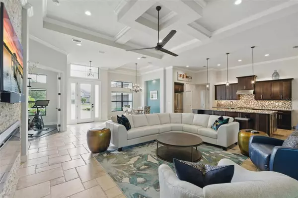 8 BLUE OAK LN, Palm Coast, FL 32137