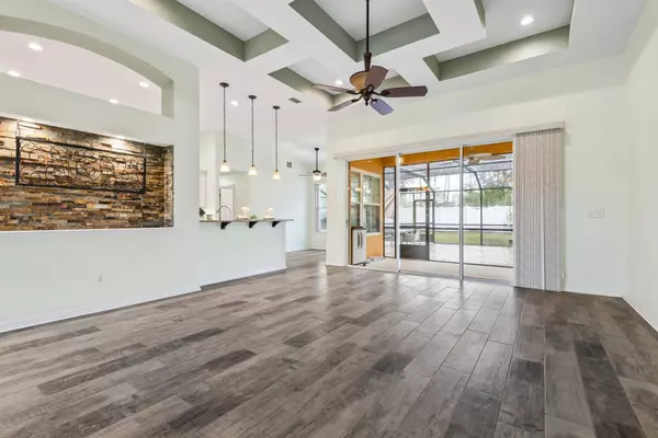 4 Eastgate Ln, Palm Coast, FL 32164