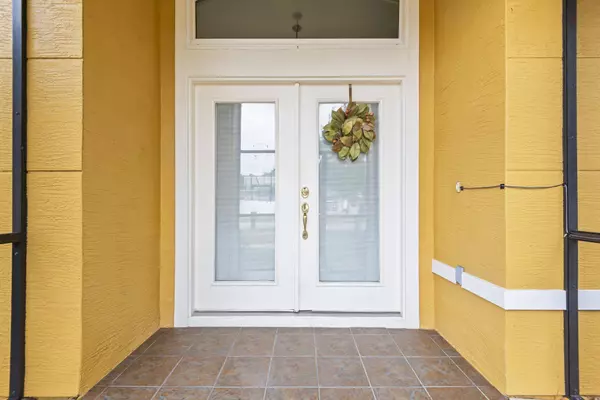 4 Eastgate Ln, Palm Coast, FL 32164