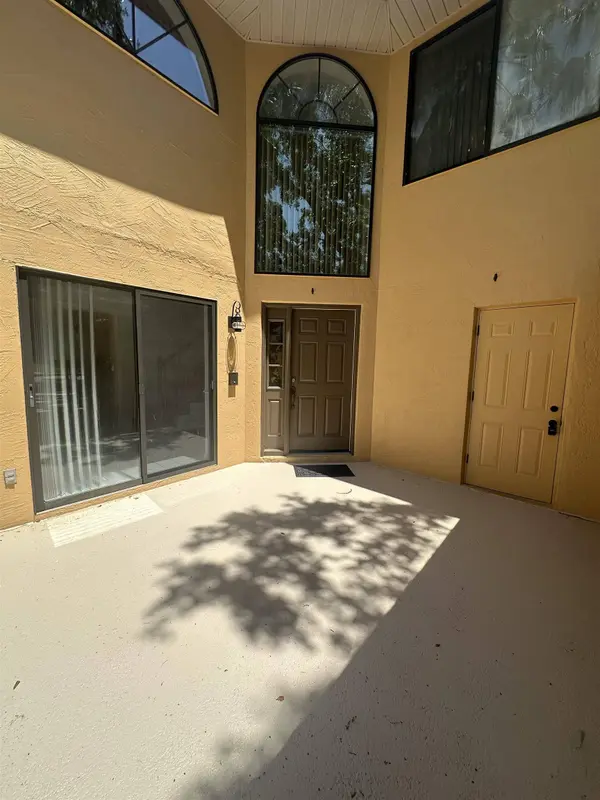 29 Sunrise Villas Ln, Palm Coast, FL 32137