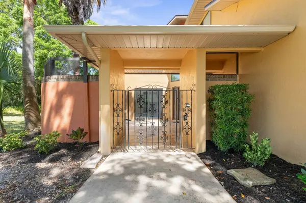 29 Sunrise Villas Ln, Palm Coast, FL 32137